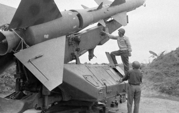 Quizz: Tên lửa SAM-2 bắn rơi bao nhiêu B-52 ở Điện Biên Phủ trên không? - 4