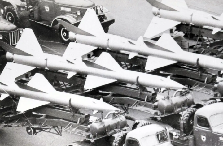 Quizz: Tên lửa SAM-2 bắn rơi bao nhiêu B-52 ở Điện Biên Phủ trên không? - 5