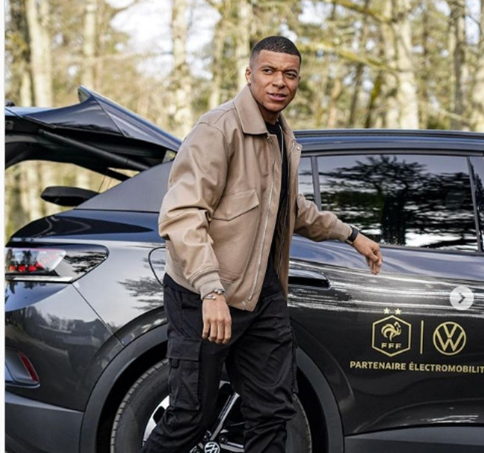 Bộ sưu tập xe sang của Kylian Mbappe: Từ Volkswagens đến Ferrari - 1