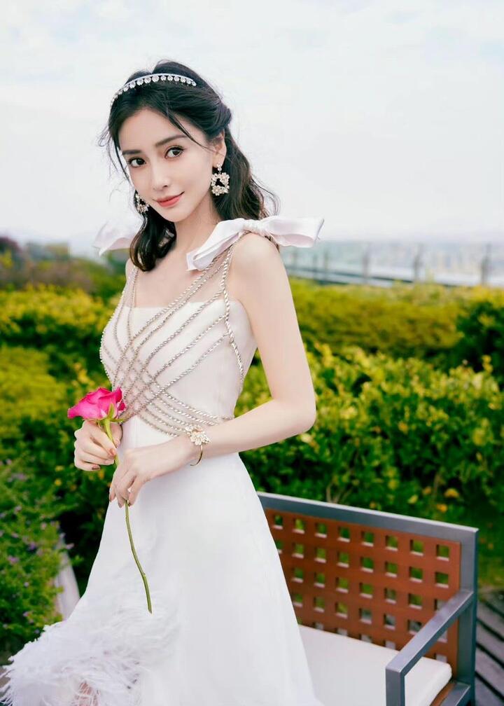 Huỳnh Hiểu Minh bị bắt gặp qua đêm ở nhà Angelababy - 3