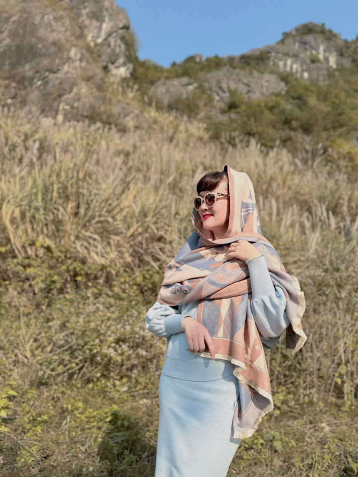 Sao Việt 17/12: Vợ cố nghệ sĩ Chí Tài ngày càng trẻ đẹp - 8