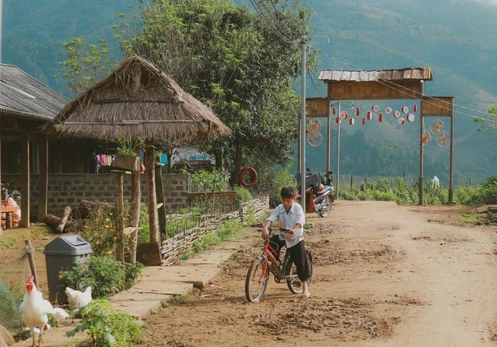 Vẻ đẹp thanh bình của bản Cu Vai nằm biệt lập giữa bốn bề mây núi Yên Bái - 8