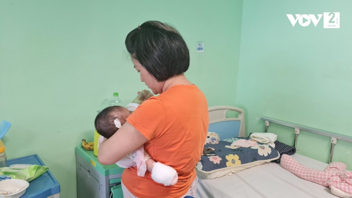 Dấu hiệu nhận biết viêm đường tiết niệu ở trẻ, bố mẹ cần ghi nhớ - 1