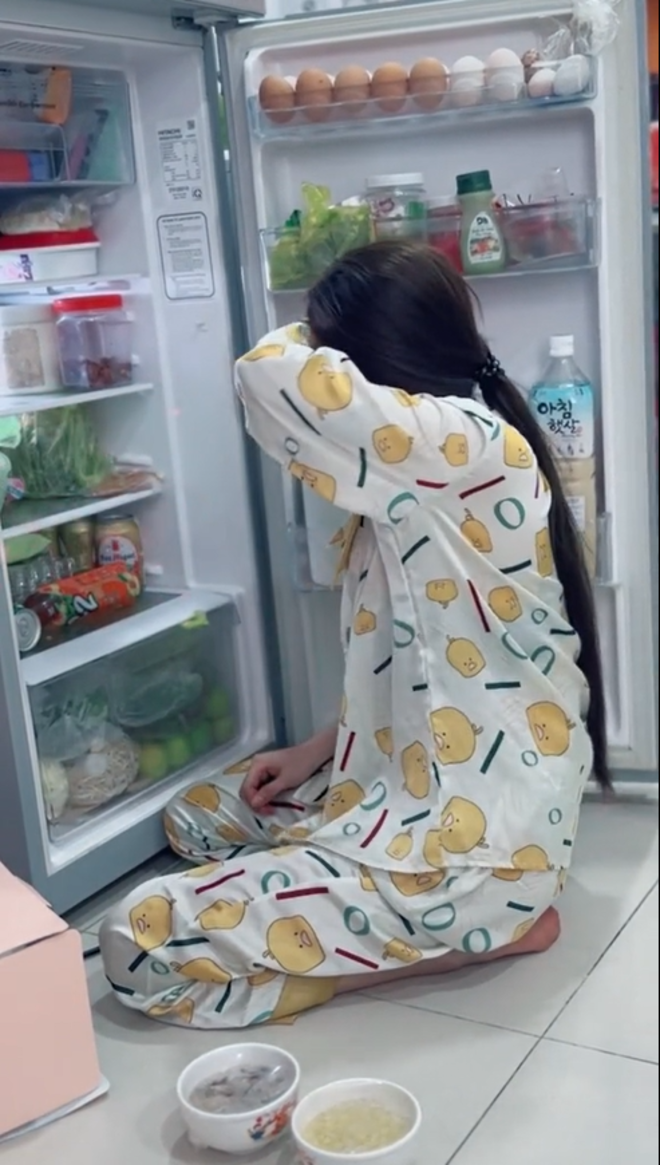 Chồng bất ngờ đi làm về sớm, vợ ấm ức khóc vì bị ‘bể kế hoạch’ - 3