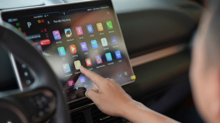 Điều khiển nhà thông minh chỉ bằng câu lệnh 'Hey VinFast!' trên VF 8 - 3