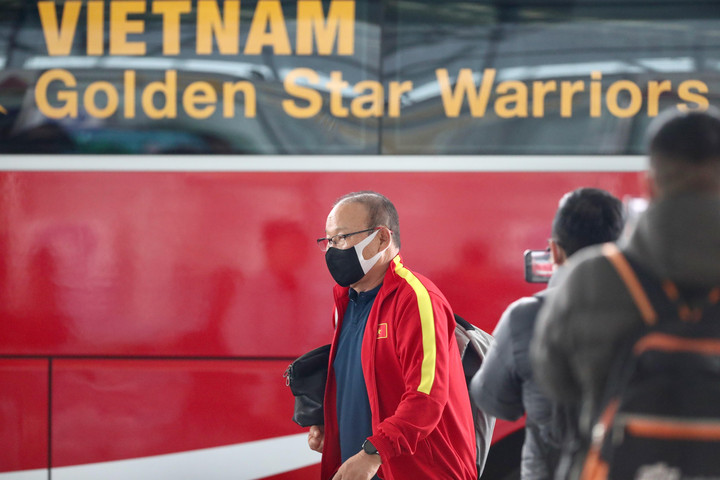 Phan Văn Đức, Bùi Tiến Dũng vắng mặt khi tuyển Việt Nam sang Lào - 3