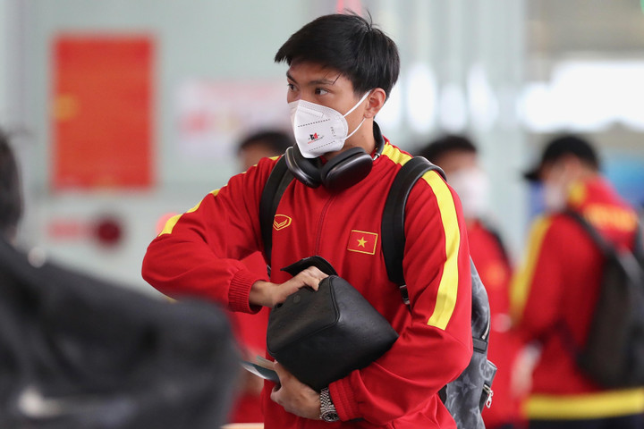 Phan Văn Đức, Bùi Tiến Dũng vắng mặt khi tuyển Việt Nam sang Lào - 8