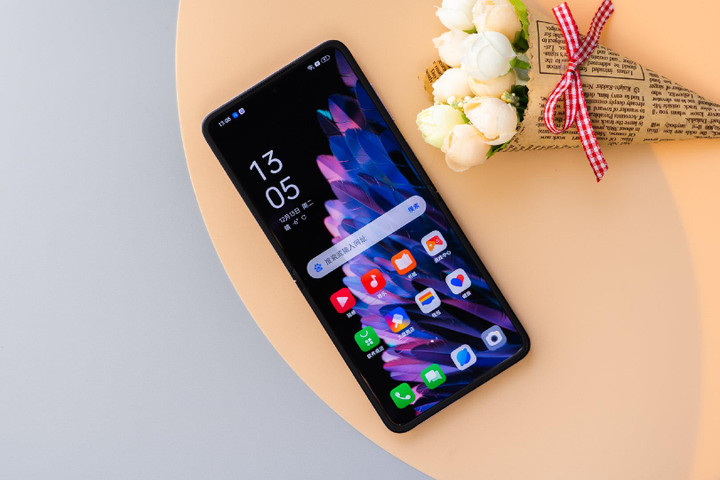 Ảnh thực tế OPPO Find N2 Flip: Đây là cách OPPO 'đối mặt' Samsung? - 9