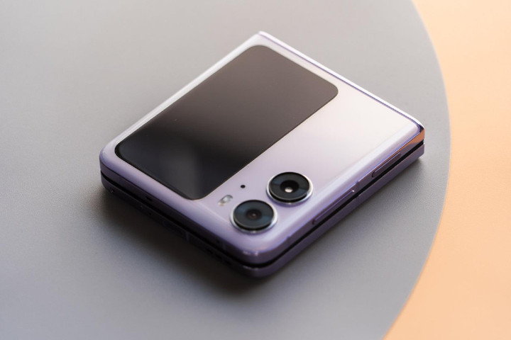 Ảnh thực tế OPPO Find N2 Flip: Đây là cách OPPO 'đối mặt' Samsung? - 11