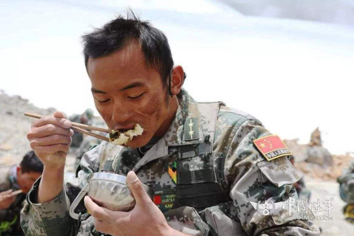 Chuyện ăn uống trong quân đội Trung Quốc thời hiện đại - 1