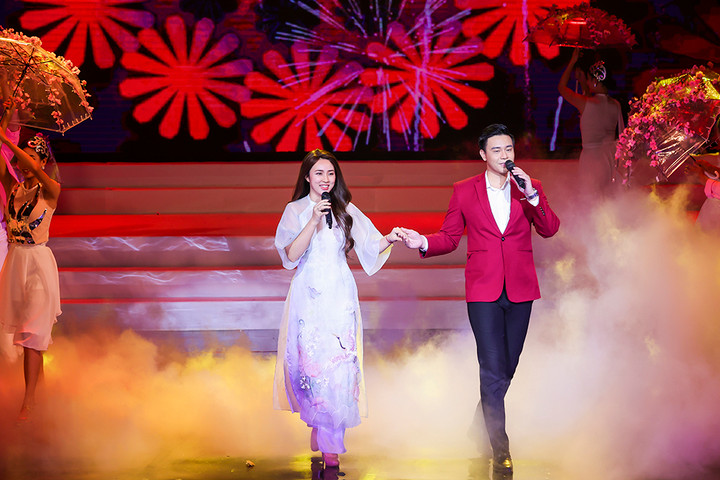 Tùng Dương, Văn Mai Hương, Bảo Trâm thăng hoa tại 'Xuân Thái Hoà 2023' - 9