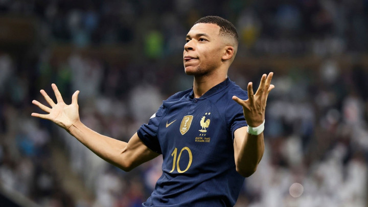 Mbappe lập kỷ lục trăm năm có một, vượt Messi giành giải vua phá lưới World Cup - 1