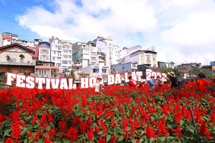 Tân Á Đại Thành là nhà tài trợ vàng cho Festival Hoa Đà Lạt lần thứ IX năm 2022 - 1