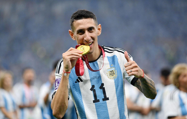Angel Di Maria: Thần hộ mệnh của Lionel Messi - 1