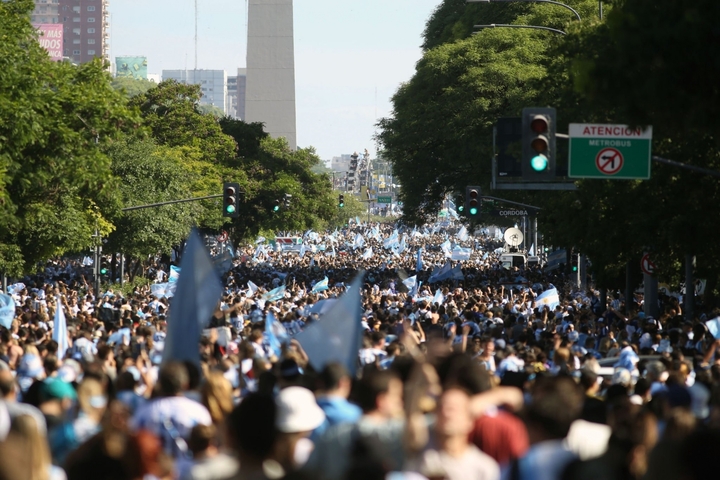 Biển người ăn mừng Argentina vô địch World Cup - 3