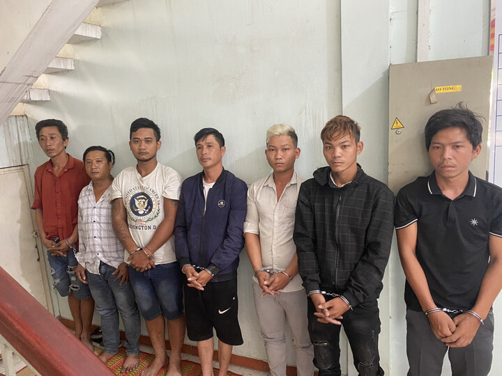 Mâu thuẫn tiền công, nhóm thợ đâm chết vợ cai thầu - 1