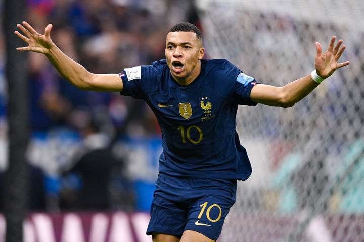 Tuyển Pháp thất bại nhưng Mbappe không thua Messi - 2
