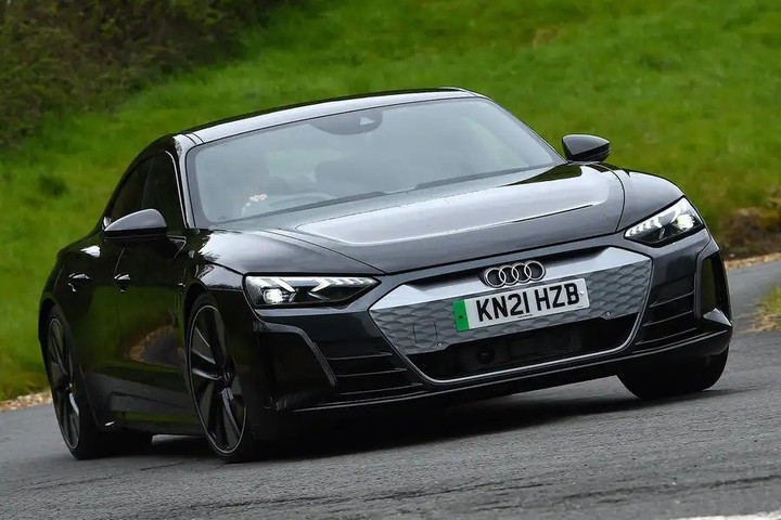 Xe điện thể thao nào tốt nhất 2022? - 2