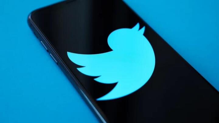 Twitter mạnh tay cấm cửa Facebook, Instagram - 1
