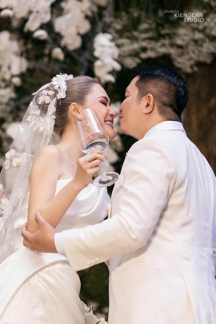 Đoàn Di Băng tổ chức đám cưới tiền tỷ kỷ niệm 10 năm hôn nhân - 2