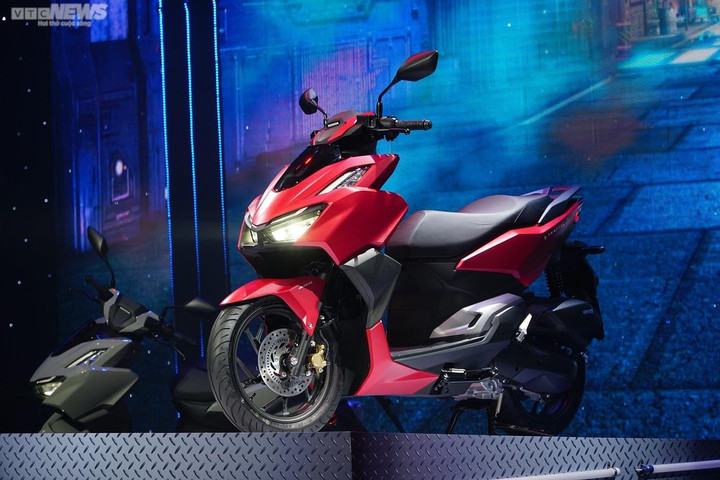 Người dân TP.HCM lái thử xe thể thao Honda Vario 160 - 4