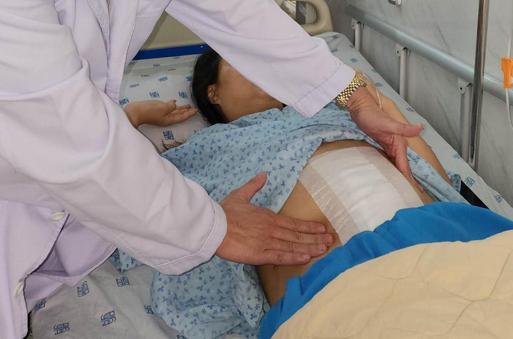 Đi khám hiếm muộn, cô gái phải lên bàn mổ vì khối u to bất thường - 2