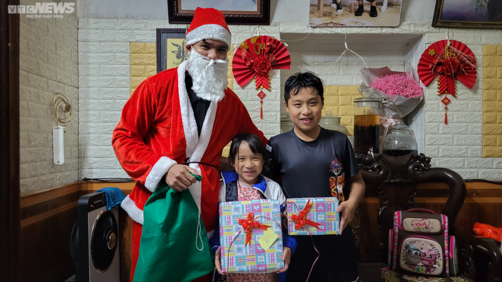 Dịch vụ ông già Noel vào mùa 'hốt bạc' - 17