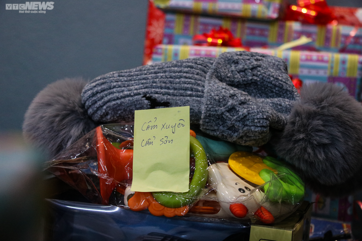 Dịch vụ ông già Noel vào mùa 'hốt bạc' - 12