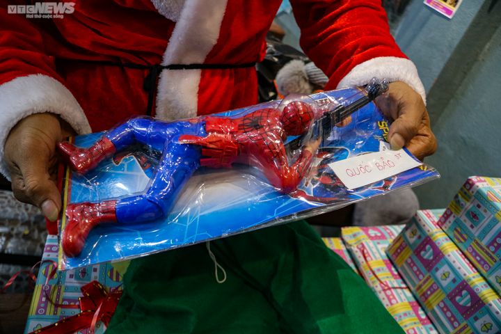 Dịch vụ ông già Noel vào mùa 'hốt bạc' - 13