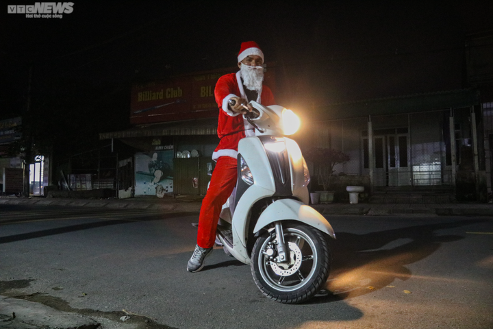 Dịch vụ ông già Noel vào mùa 'hốt bạc' - 10