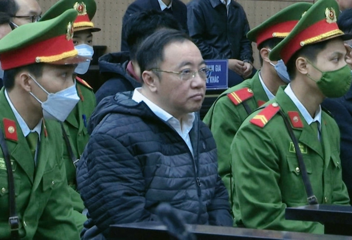 Nhận 14,8 tỷ đồng từ AIC, cựu GĐ Bệnh viện Đồng Nai chỉ nghĩ là 'quà cảm ơn' - 1