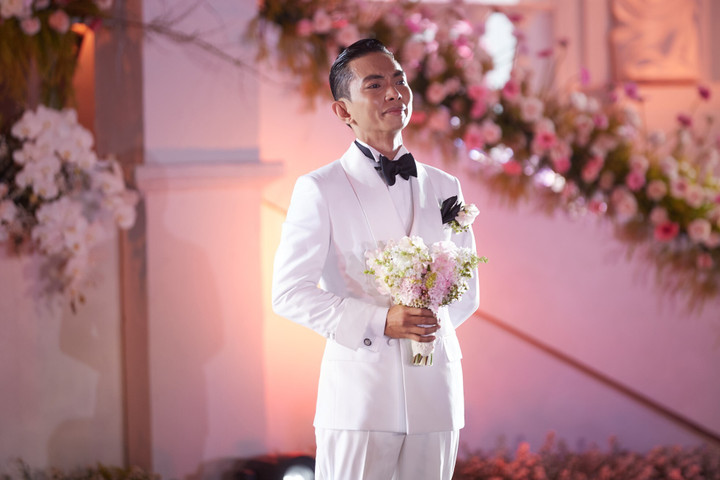 Phan Hiển khóc nức nở bên Khánh Thi, từng sợ không ai tới dự đám cưới - 2