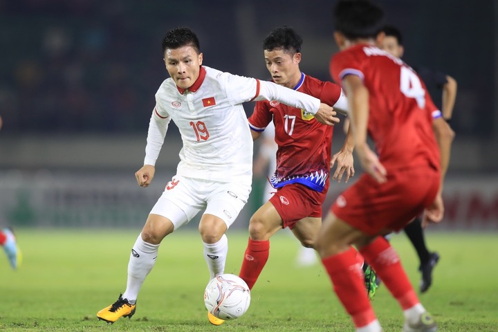 Tuyển Việt Nam đấu Malaysia: HLV Park Hang Seo băn khoăn với bài toán Quang Hải - 1