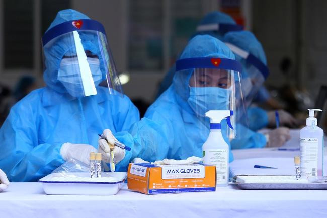 Chuyển Bộ Công an các vụ việc có dấu hiệu lợi dụng dịch bệnh tăng giá ở TP.HCM - 1