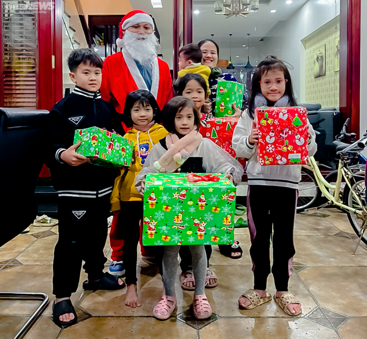 Dịch vụ ông già Noel vào mùa 'hốt bạc' - 6