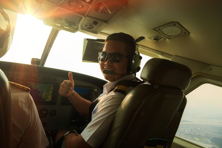 Du khách chi tiền triệu đi thủy phi cơ, ngắm vịnh Hạ Long từ trên cao - 6