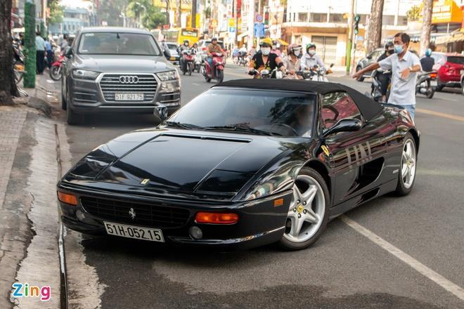 Ferrari 355 F1 Spider tái xuất với diện mạo mới tại TP.HCM - 1
