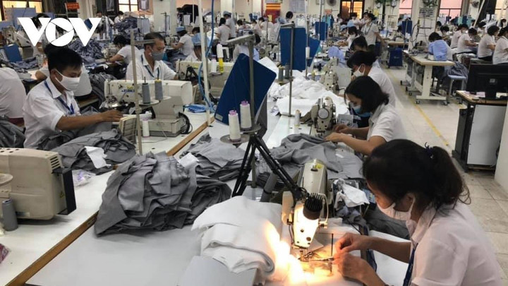 Thưởng Tết Quý Mão tại Hà Nội: Nơi vài trăm nghìn, chỗ 400 triệu đồng - 1