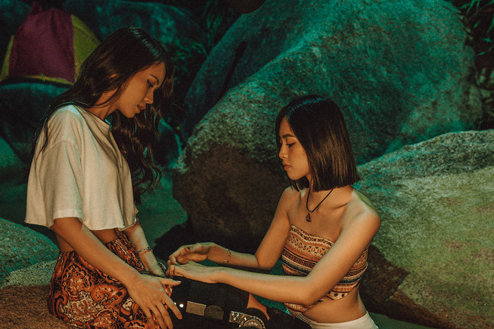 Cuộc so tài 'cân sức' của Sam và Hoa hậu Tiểu Vy trên phim - 1