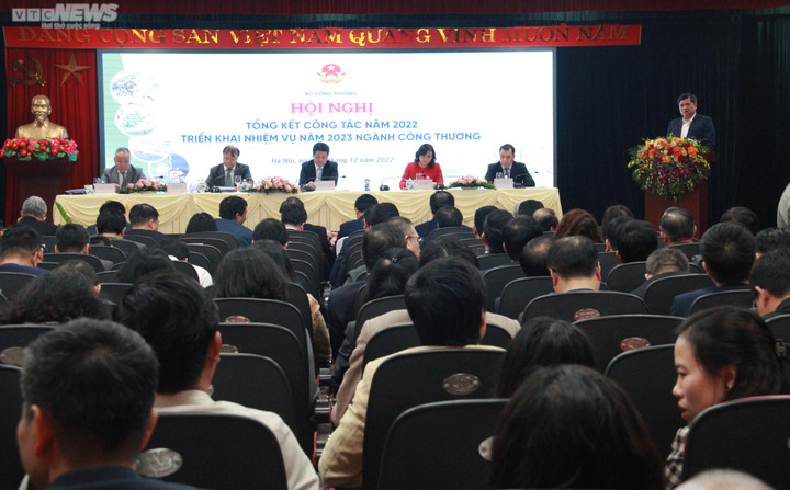 Bộ trưởng Công Thương: Hết cảnh thiếu xăng dầu cục bộ - 2