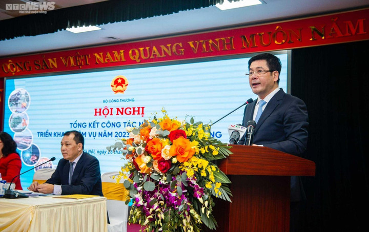 Bộ trưởng Công Thương: Hết cảnh thiếu xăng dầu cục bộ - 1