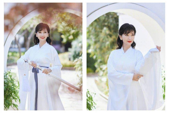 Ở tuổi U70, minh tinh Triệu Nhã Chi vẫn giữ đường cong như gái trẻ