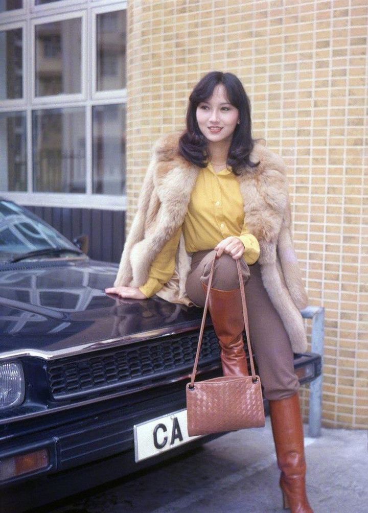 Ở tuổi U70, minh tinh Triệu Nhã Chi vẫn giữ đường cong như gái trẻ