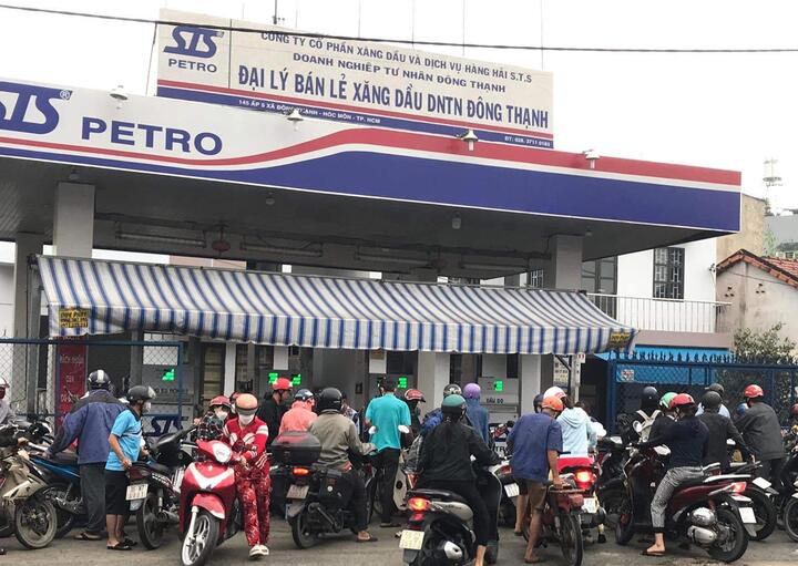 Vay mượn, mua trái quy định, nhiều ông lớn xăng dầu vẫn thiếu hàng - 1