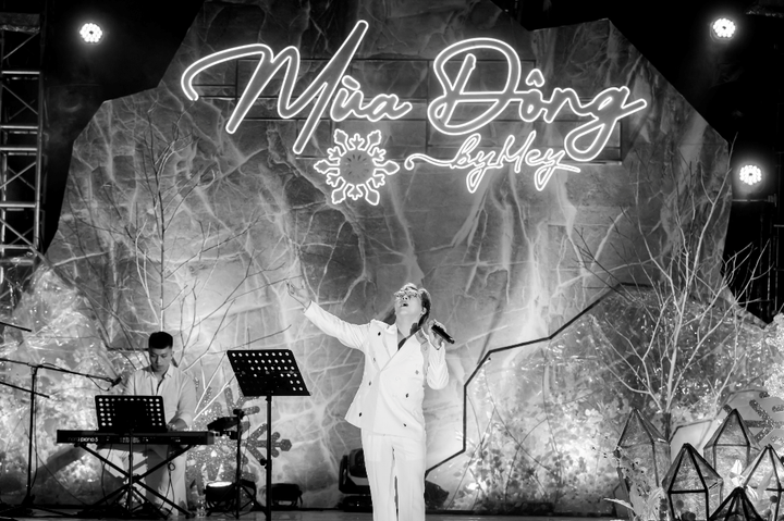 Tận hưởng không khí Giáng sinh và năm mới cùng Trung Quân Idol và Bùi Anh Tuấn - 7