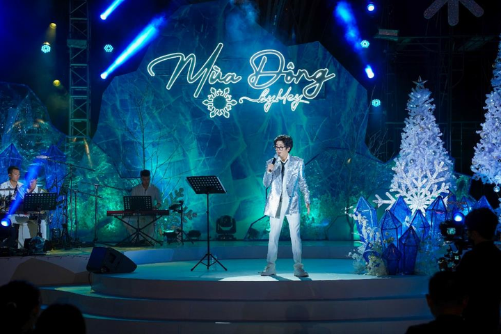 Tận hưởng không khí Giáng sinh và năm mới cùng Trung Quân Idol và Bùi Anh Tuấn - 10