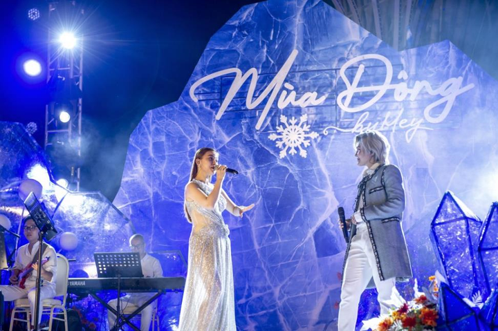 Tận hưởng không khí Giáng sinh và năm mới cùng Trung Quân Idol và Bùi Anh Tuấn - 13