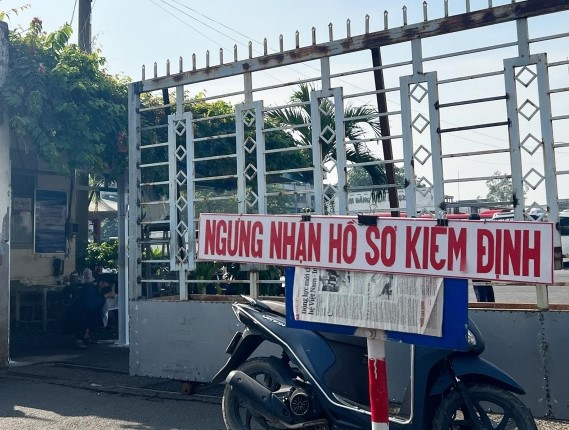 5 người Cục Đăng kiểm cử vào TP.HCM công tác đồng loạt xin nghỉ phép - 1