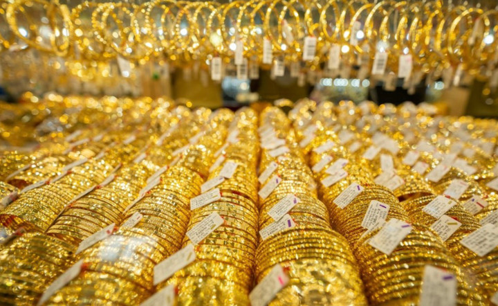 Giá vàng hôm nay 28/12: Vàng thế giới tăng nhanh sau kỳ nghỉ lễ - 1