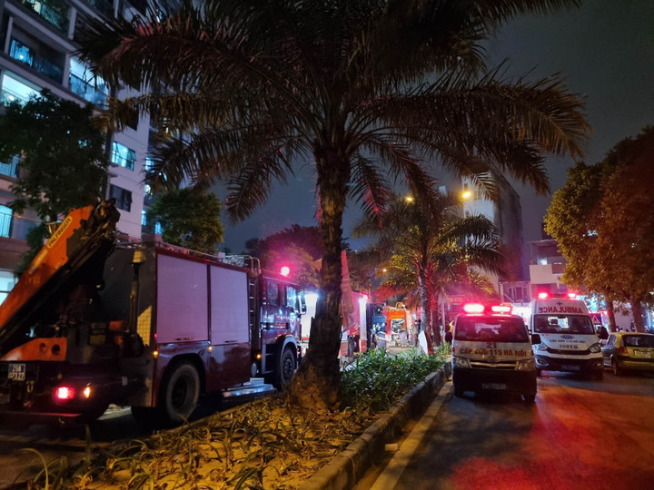 Hà Nội: Nổ kinh hoàng ở cửa hàng sửa xe máy, 3 người bị thương - 3